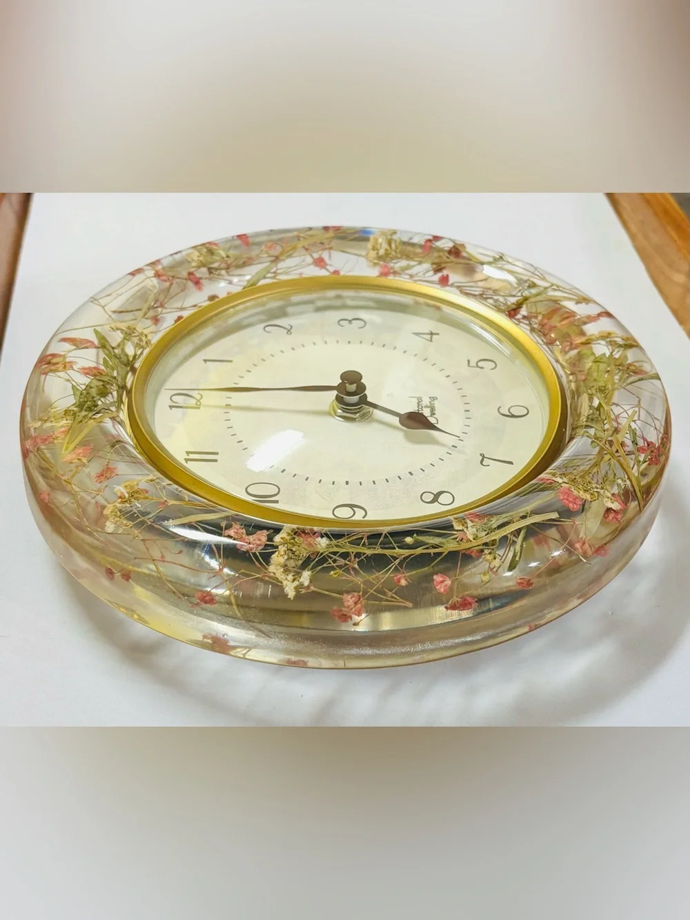 Vintage Lucite Wall Clock Acrylic Resin with Dried Flowers Cottagecore 8